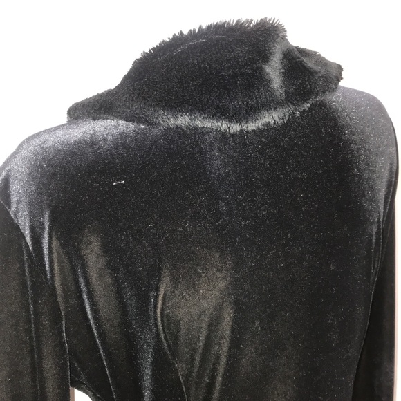 Sabora Black Velvet Fur Trimmed Long Sleeve Robe - Picture 12 of 12